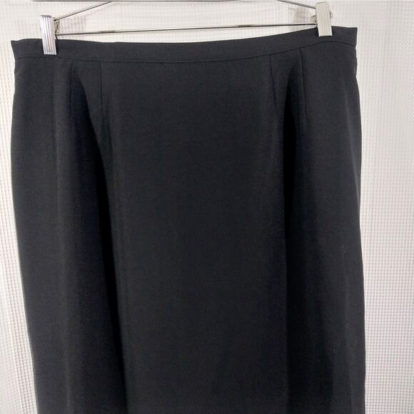 NWT! MAGGIE BARNES! LUXE BLACK DRAPEY, FLOWING MICROFIBER SKIRT! SZ 18W - Picture 3 of 11